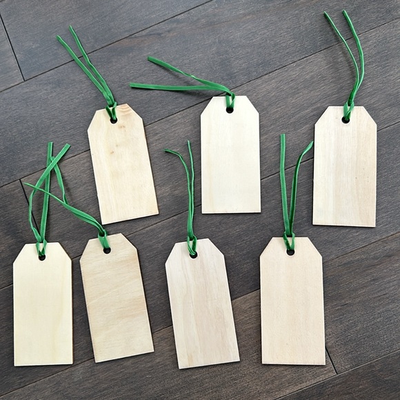 MY MIND’S EYE Christmas Holiday Titles Etched Wood Goft Tag Set, Velvet Ribbon 7 - Picture 3 of 10